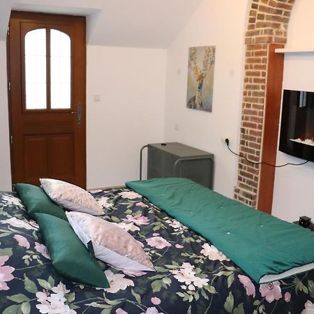 Le Jardin Des Roses Bed & Breakfast Gerponville Ngoại thất bức ảnh